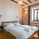 Apartment Chesa Konoba