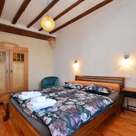 Chesa Konoba Apartment *
