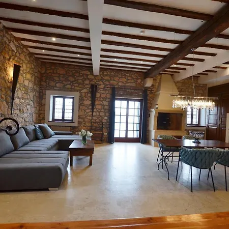 Apartment Chesa Konoba