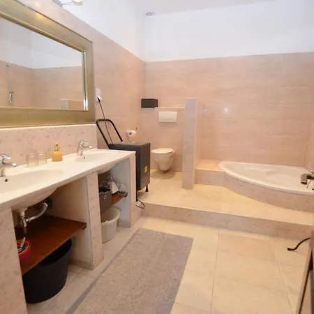 Chesa Konoba Apartment
