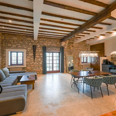 Chesa Konoba ロヴィニ